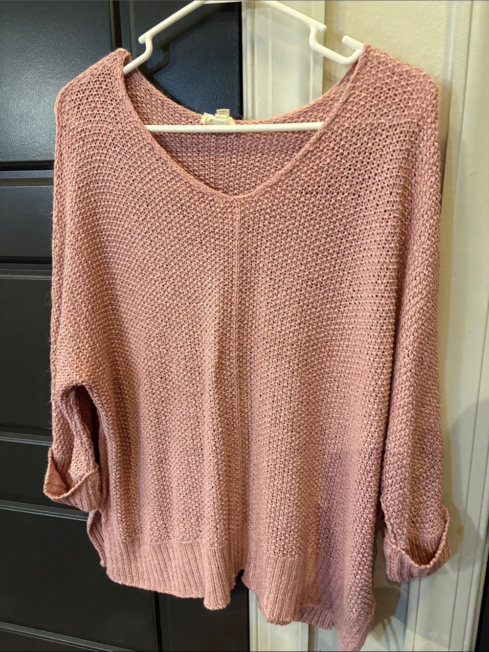 eesome Dusty Rose V-Neck Knit Sweater